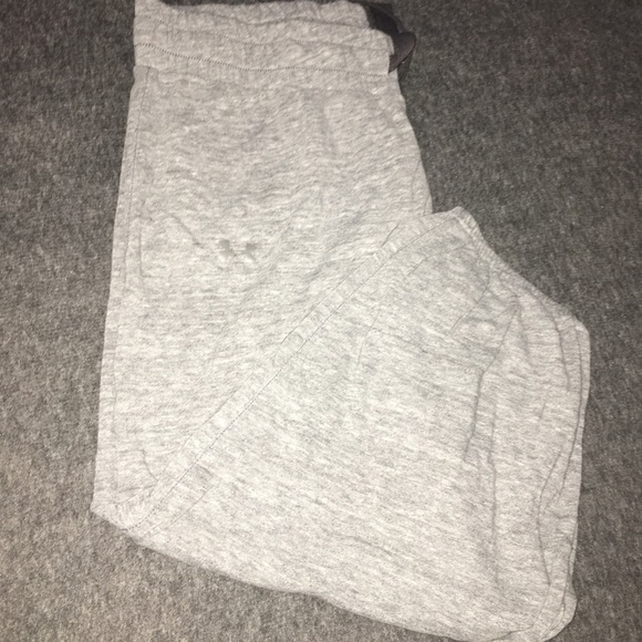Under Armour Pants - Size small Under Armour Capris Lounge pants